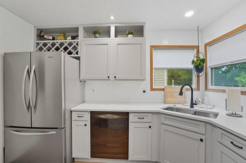 Tiny photo for 2309 Brookbank Drive, Grove City, OH 43123 (MLS # 226002940)