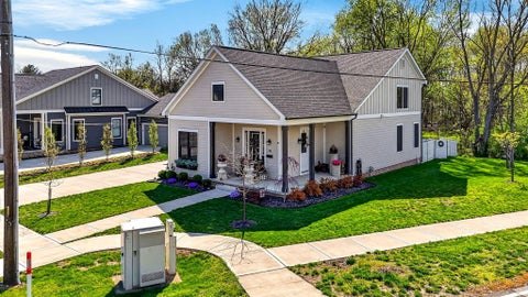 Tiny photo for 36 N Clinton Street, Canal Winchester, OH 43110 (MLS # 226040317)