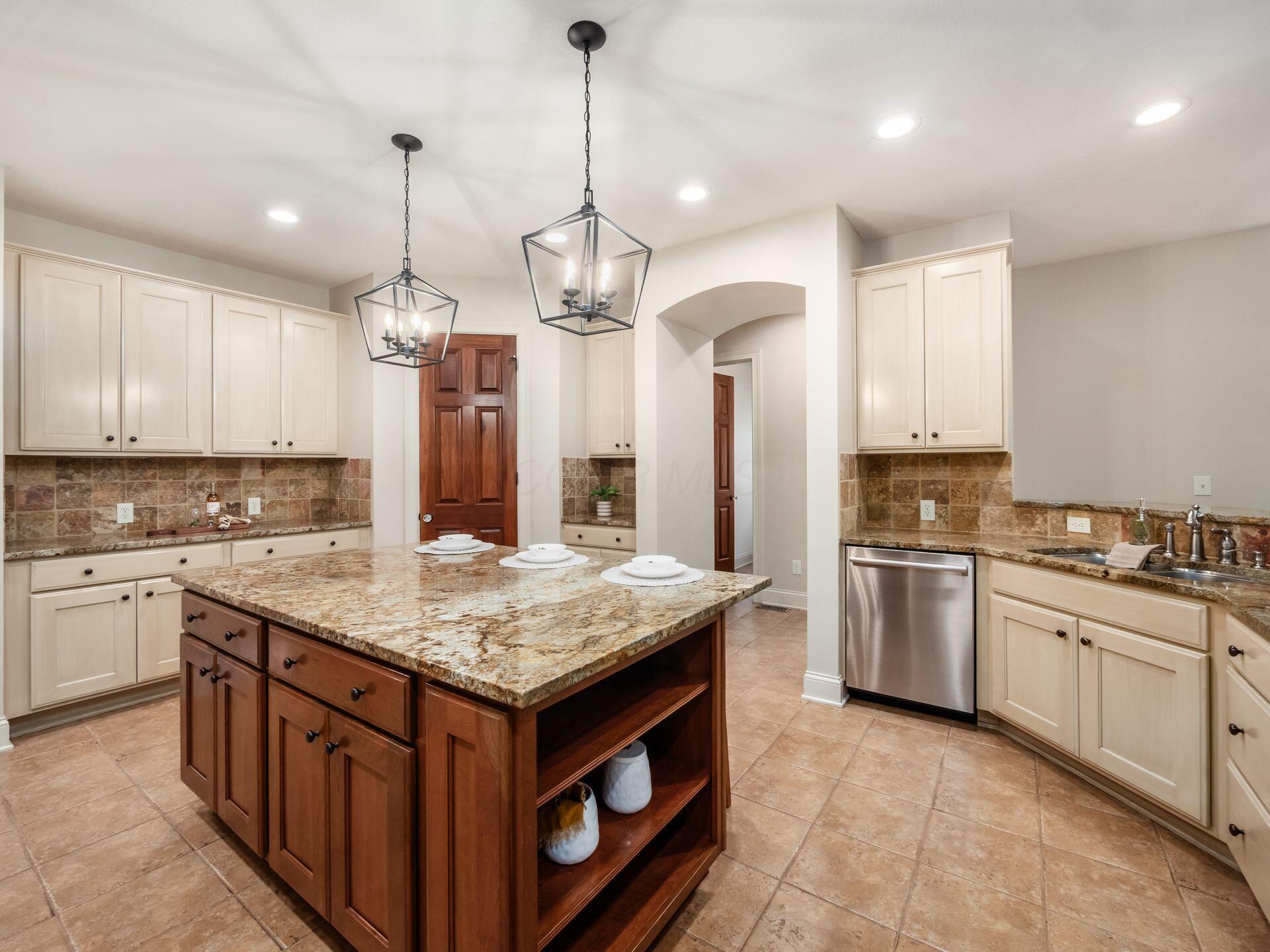 5948 Tarrin Court, Dublin, Ohio image 18