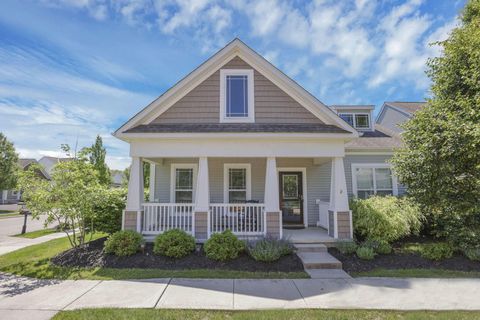 Photo of 2109 Legends Drive, Grove City, OH 43123 (MLS # 226017946)