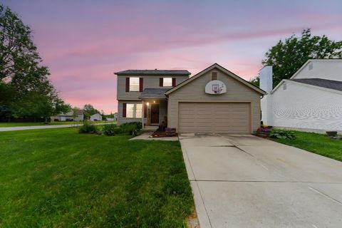 Photo of 1387 Village Drive, Marysville, OH 43040 (MLS # 226015277)