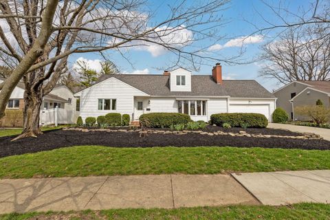 Photo of 242 W New England Avenue, Columbus, OH 43085 (MLS # 226010023)
