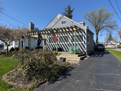 Photo of 356 Lakeshore Drive W, Hebron, OH 43025 (MLS # 226010873)