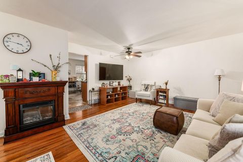 Tiny photo for 287 Fenway Road B #B, Columbus, OH 43214 (MLS # 225044789)