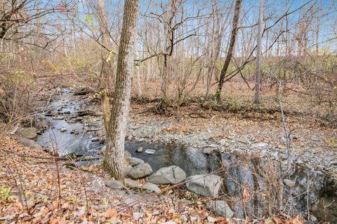 Tiny photo for 287 Fenway Road B #B, Columbus, OH 43214 (MLS # 225044789)