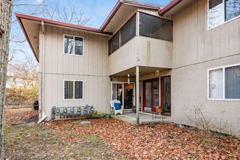 Tiny photo for 287 Fenway Road B #B, Columbus, OH 43214 (MLS # 225044789)