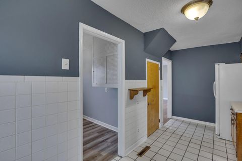 Tiny photo for 480 Yarmouth Lane, Columbus, OH 43228 (MLS # 225046209)