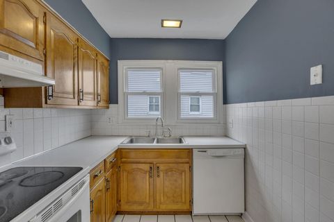 Tiny photo for 480 Yarmouth Lane, Columbus, OH 43228 (MLS # 225046209)