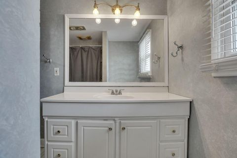 Tiny photo for 480 Yarmouth Lane, Columbus, OH 43228 (MLS # 225046209)