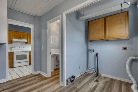 Tiny photo for 480 Yarmouth Lane, Columbus, OH 43228 (MLS # 225046209)