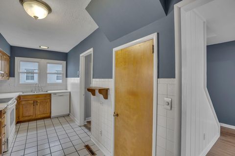 Tiny photo for 480 Yarmouth Lane, Columbus, OH 43228 (MLS # 225046209)