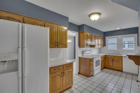 Tiny photo for 480 Yarmouth Lane, Columbus, OH 43228 (MLS # 225046209)