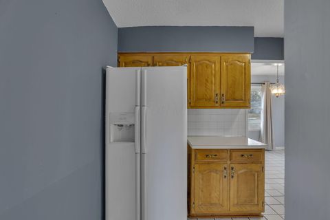 Tiny photo for 480 Yarmouth Lane, Columbus, OH 43228 (MLS # 225046209)