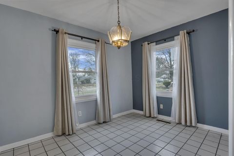 Tiny photo for 480 Yarmouth Lane, Columbus, OH 43228 (MLS # 225046209)