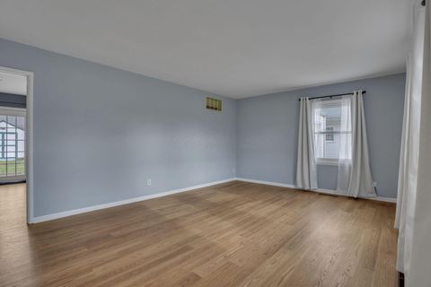 Tiny photo for 480 Yarmouth Lane, Columbus, OH 43228 (MLS # 225046209)