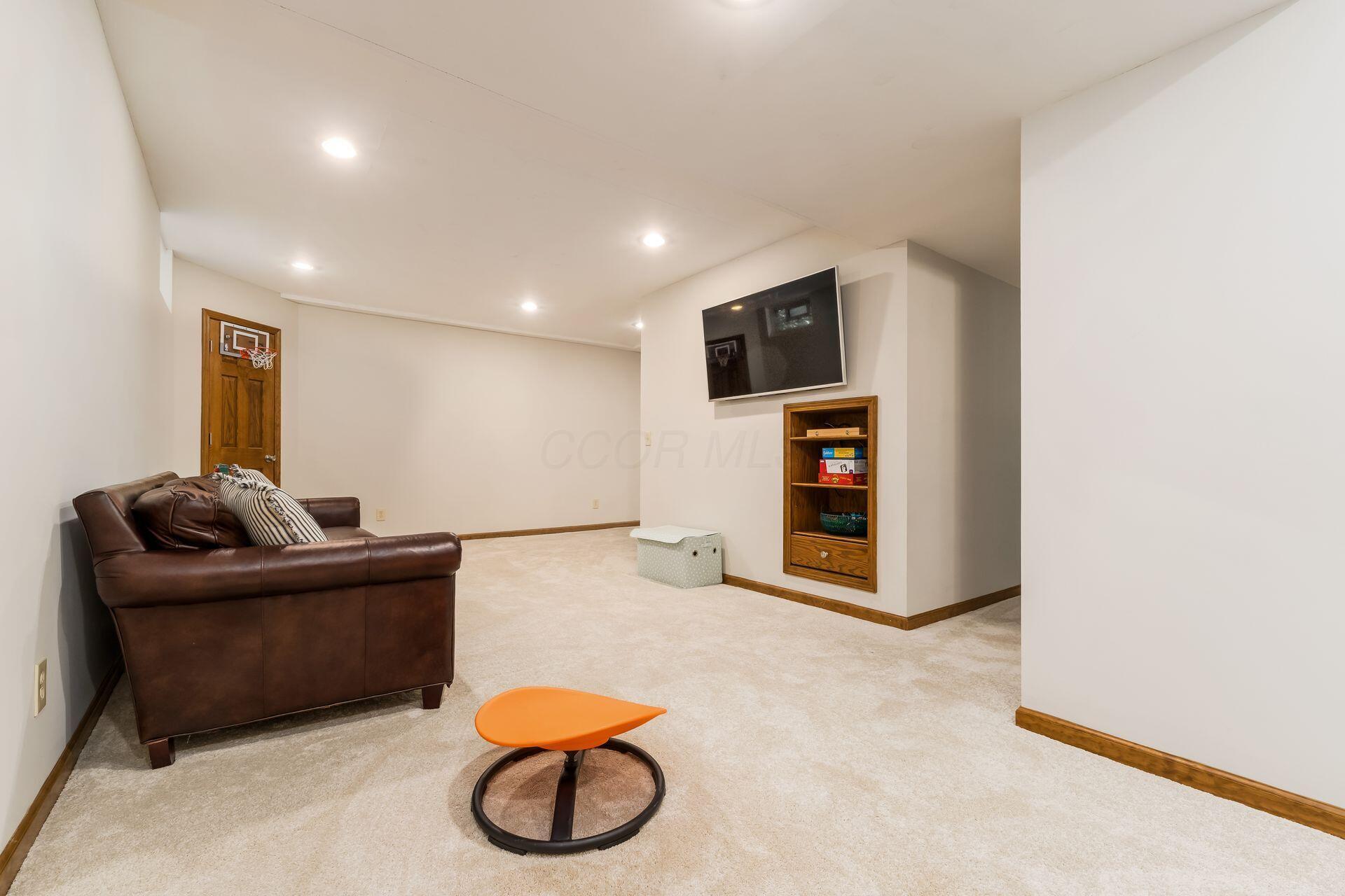 5494 Bullfinch Drive, Westerville, Ohio image 50