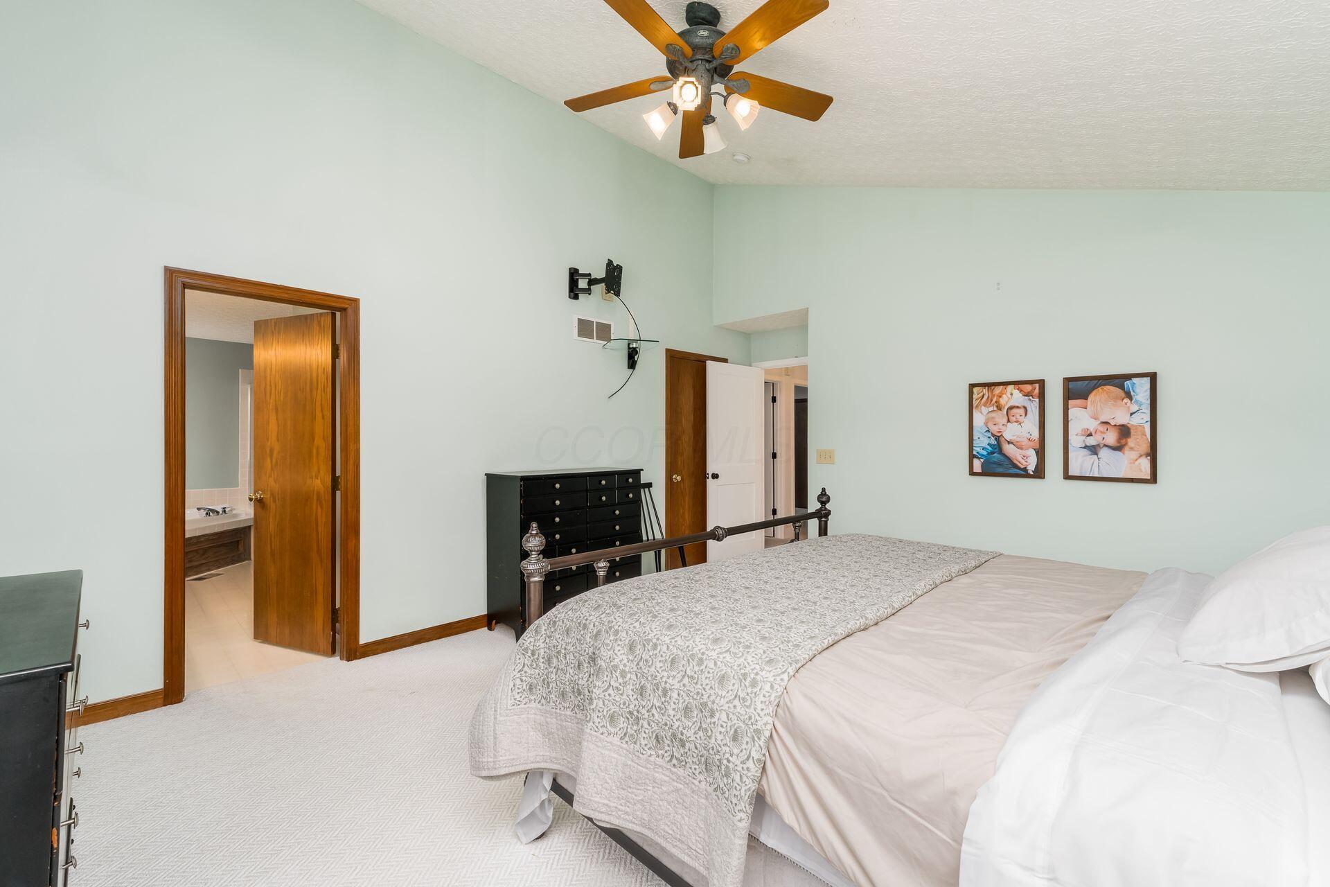 5494 Bullfinch Drive, Westerville, Ohio image 43