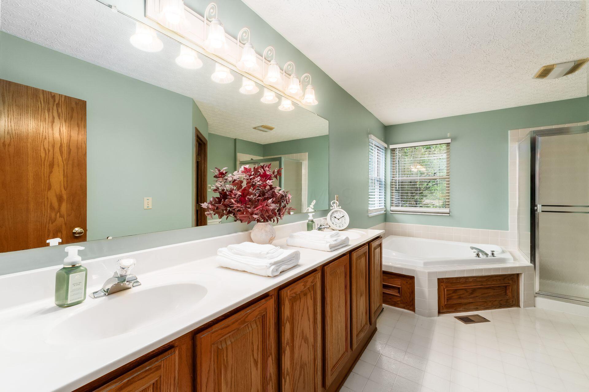 5494 Bullfinch Drive, Westerville, Ohio image 44