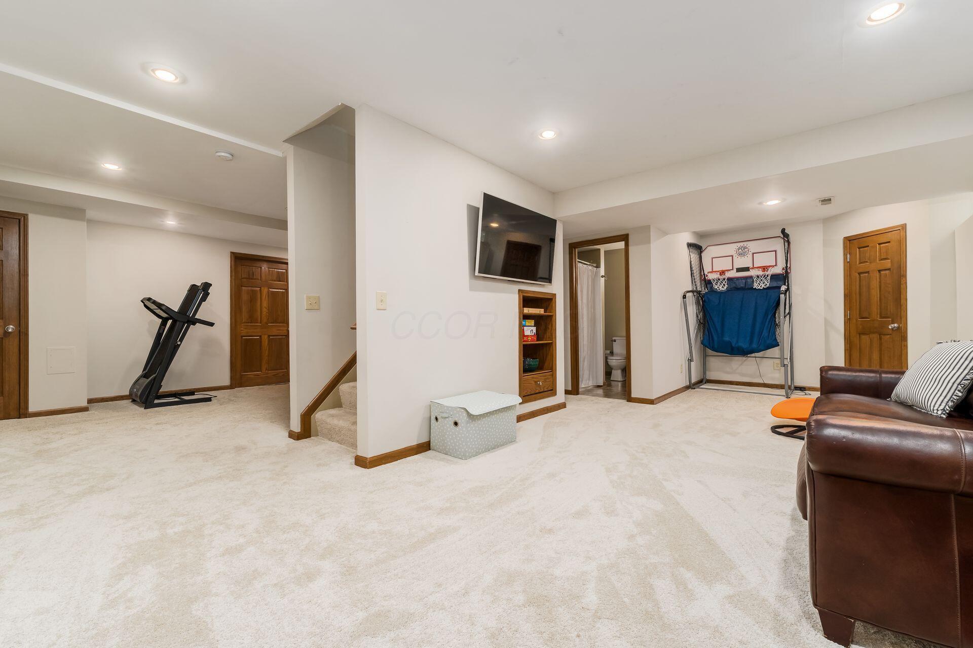 5494 Bullfinch Drive, Westerville, Ohio image 47