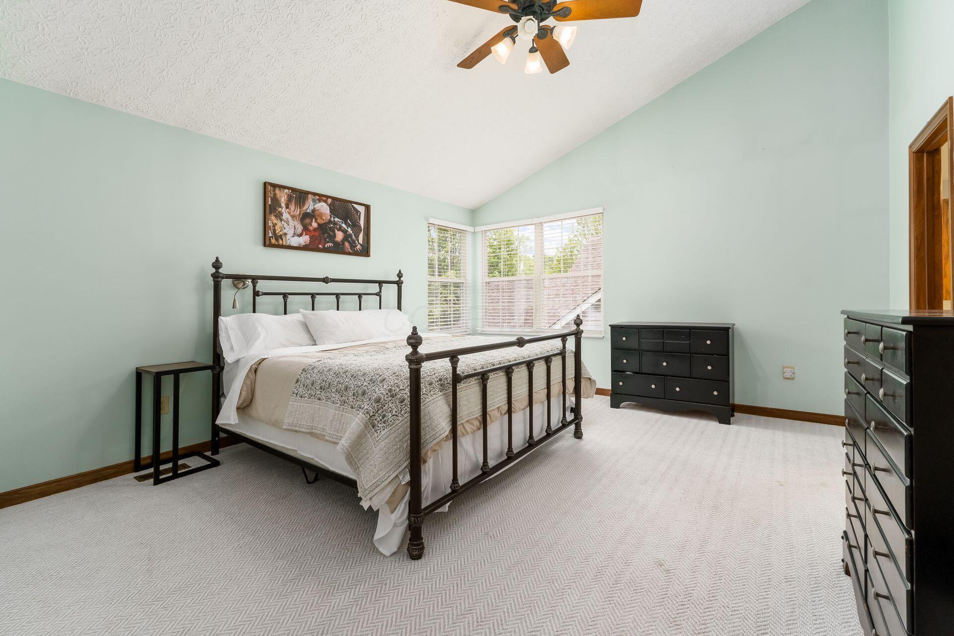 5494 Bullfinch Drive, Westerville, Ohio image 42