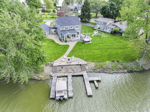 Homes For Sale - 118 Sprague Drive<br/> Hebron, OH 43025