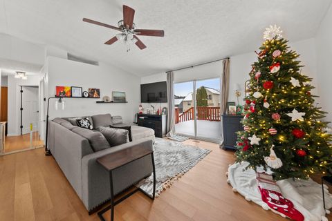 Tiny photo for 3445 Steiner Street, Columbus, OH 43231 (MLS # 225045841)