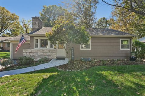 Photo of 685 Yaronia Drive N, Columbus, OH 43214 (MLS # 225040511) Photo of 685 Yaronia Drive N, Columbus, OH 43214 (MLS # 225040511)