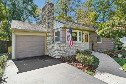 Photo of 685 Yaronia Drive N, Columbus, OH 43214 (MLS # 225040511)