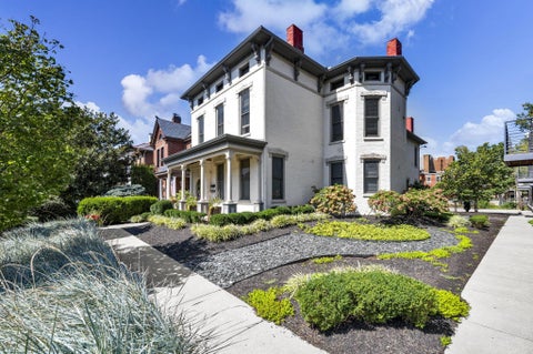 Photo of 42 W 3rd Avenue B #B, Columbus, OH 43201 (MLS # 226035293)