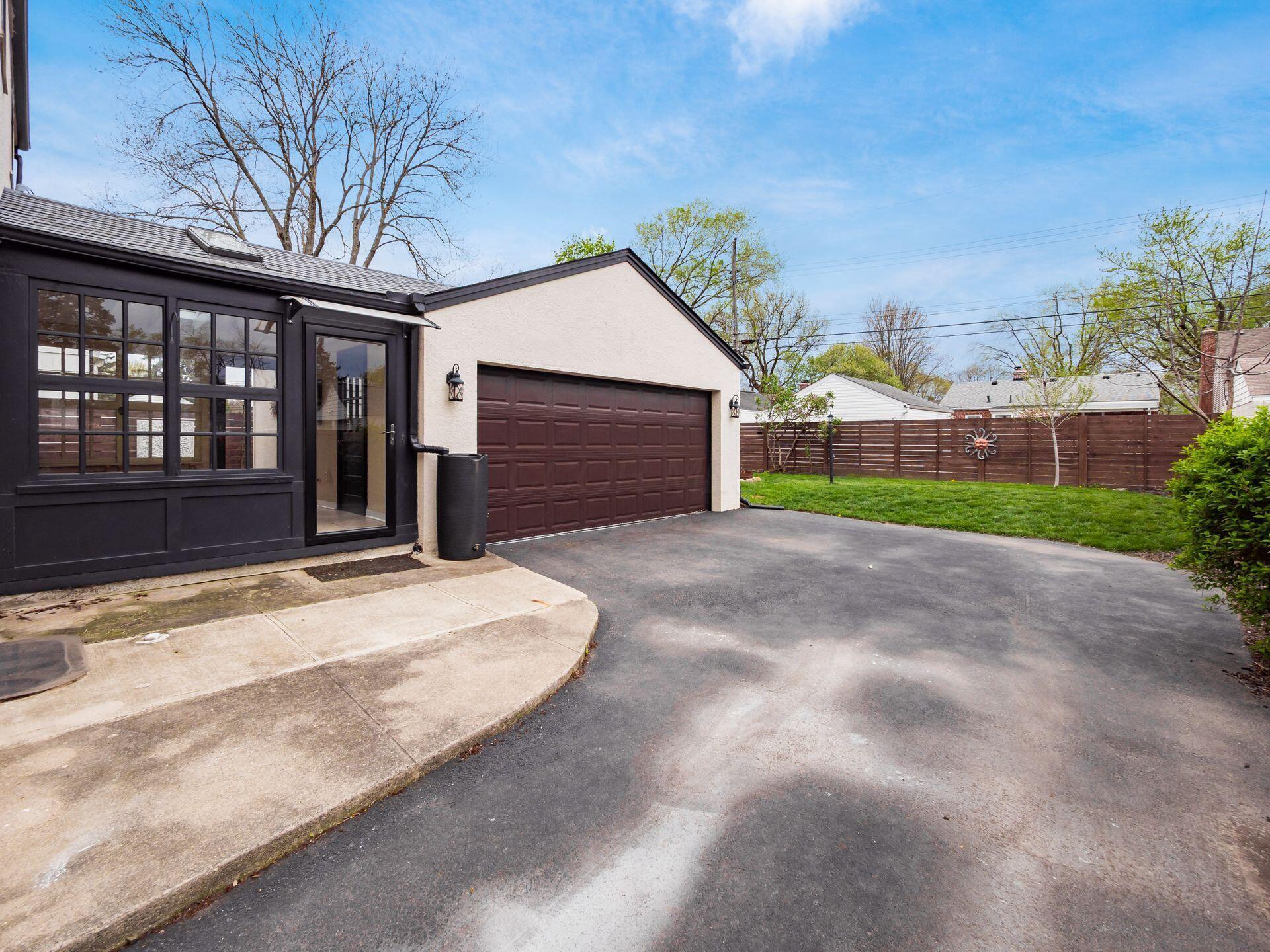 221 S Algonquin Avenue