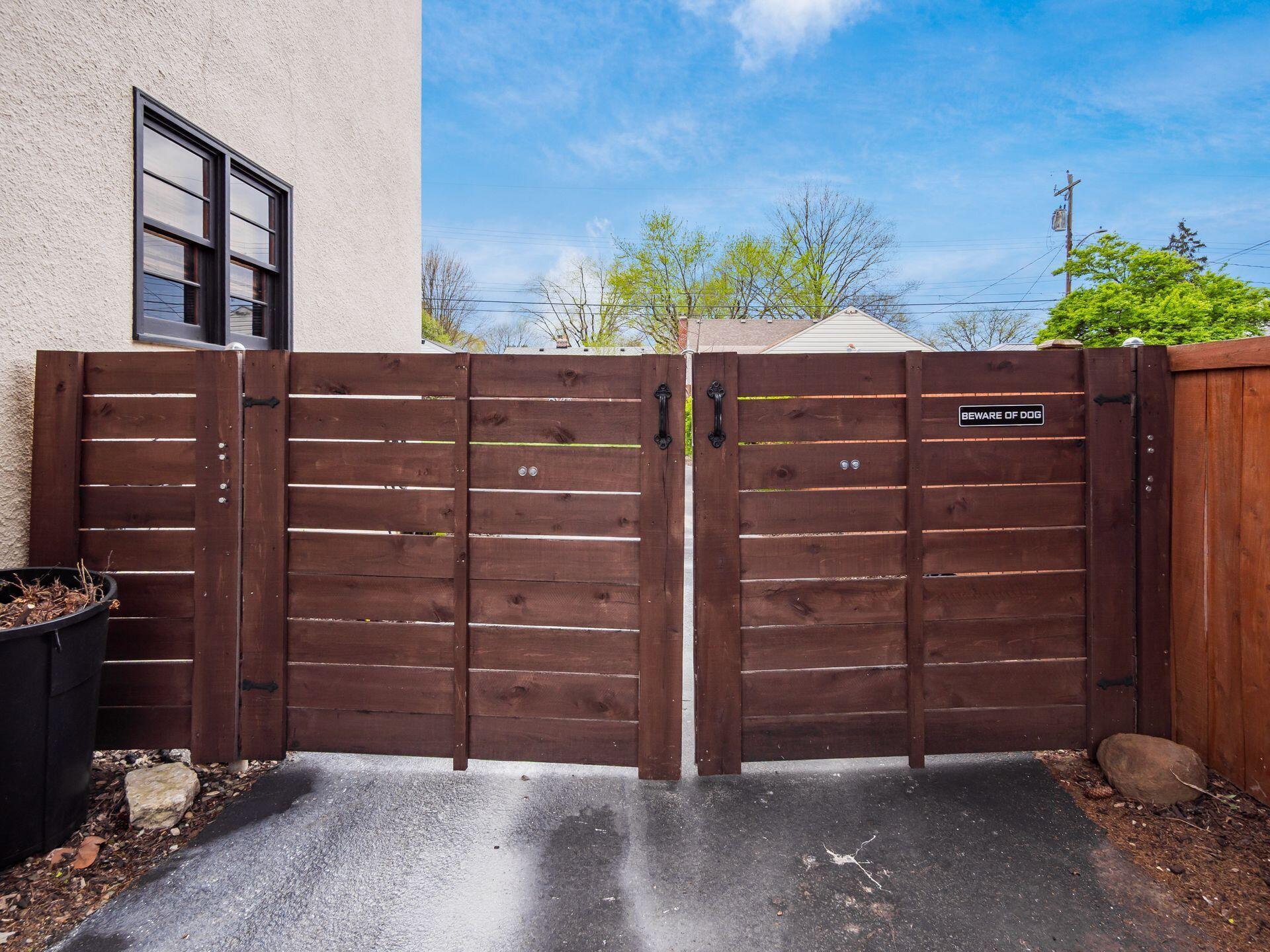 221 S Algonquin Avenue