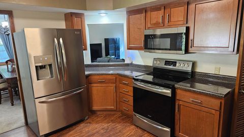 Tiny photo for 1616 Coppertree Road 1615 #1615, Columbus, OH 43232 (MLS # 225039507)