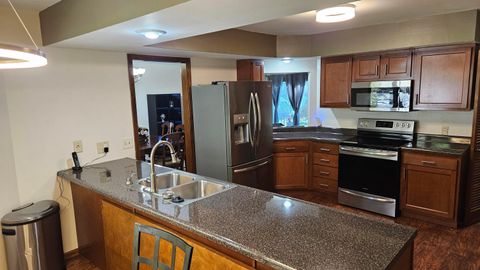 Tiny photo for 1616 Coppertree Road 1615 #1615, Columbus, OH 43232 (MLS # 225039507)