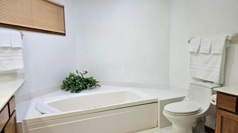 Tiny photo for 1616 Coppertree Road 1615 #1615, Columbus, OH 43232 (MLS # 225039507)