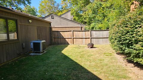 Tiny photo for 1616 Coppertree Road 1615 #1615, Columbus, OH 43232 (MLS # 225039507)
