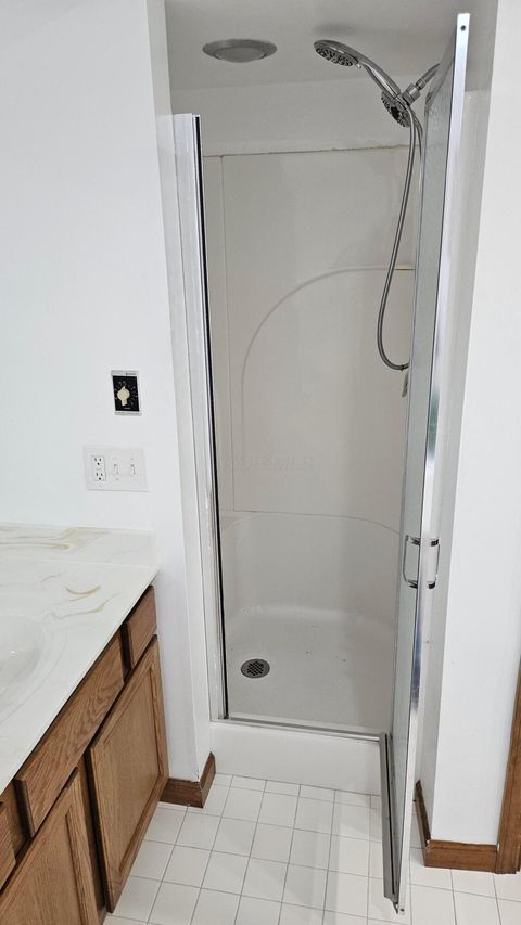 Tiny photo for 1616 Coppertree Road 1615 #1615, Columbus, OH 43232 (MLS # 225039507)