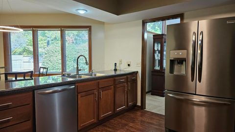 Tiny photo for 1616 Coppertree Road 1615 #1615, Columbus, OH 43232 (MLS # 225039507)