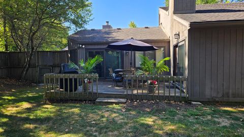 Tiny photo for 1616 Coppertree Road 1615 #1615, Columbus, OH 43232 (MLS # 225039507)