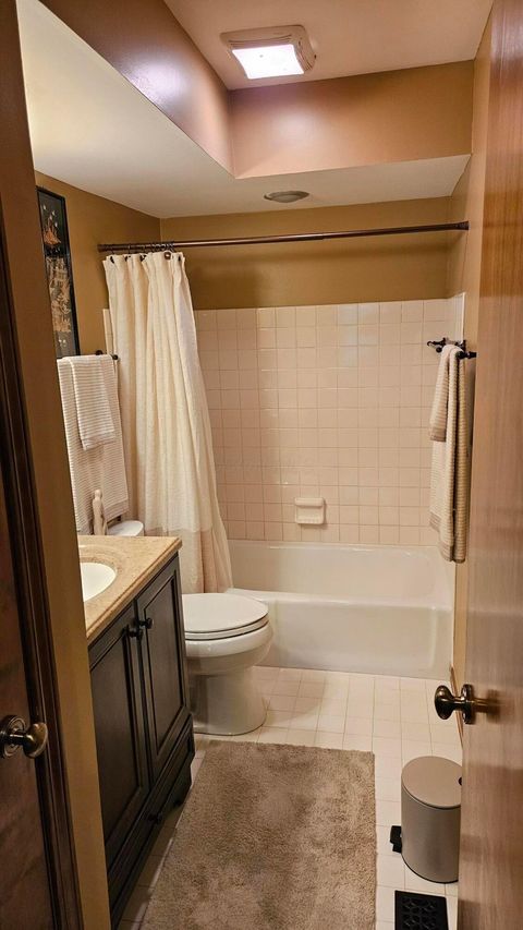 Tiny photo for 1616 Coppertree Road 1615 #1615, Columbus, OH 43232 (MLS # 225039507)
