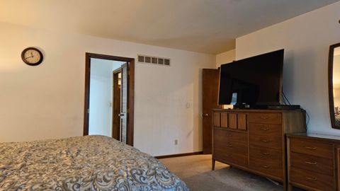 Tiny photo for 1616 Coppertree Road 1615 #1615, Columbus, OH 43232 (MLS # 225039507)