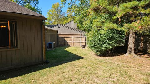 Tiny photo for 1616 Coppertree Road 1615 #1615, Columbus, OH 43232 (MLS # 225039507)