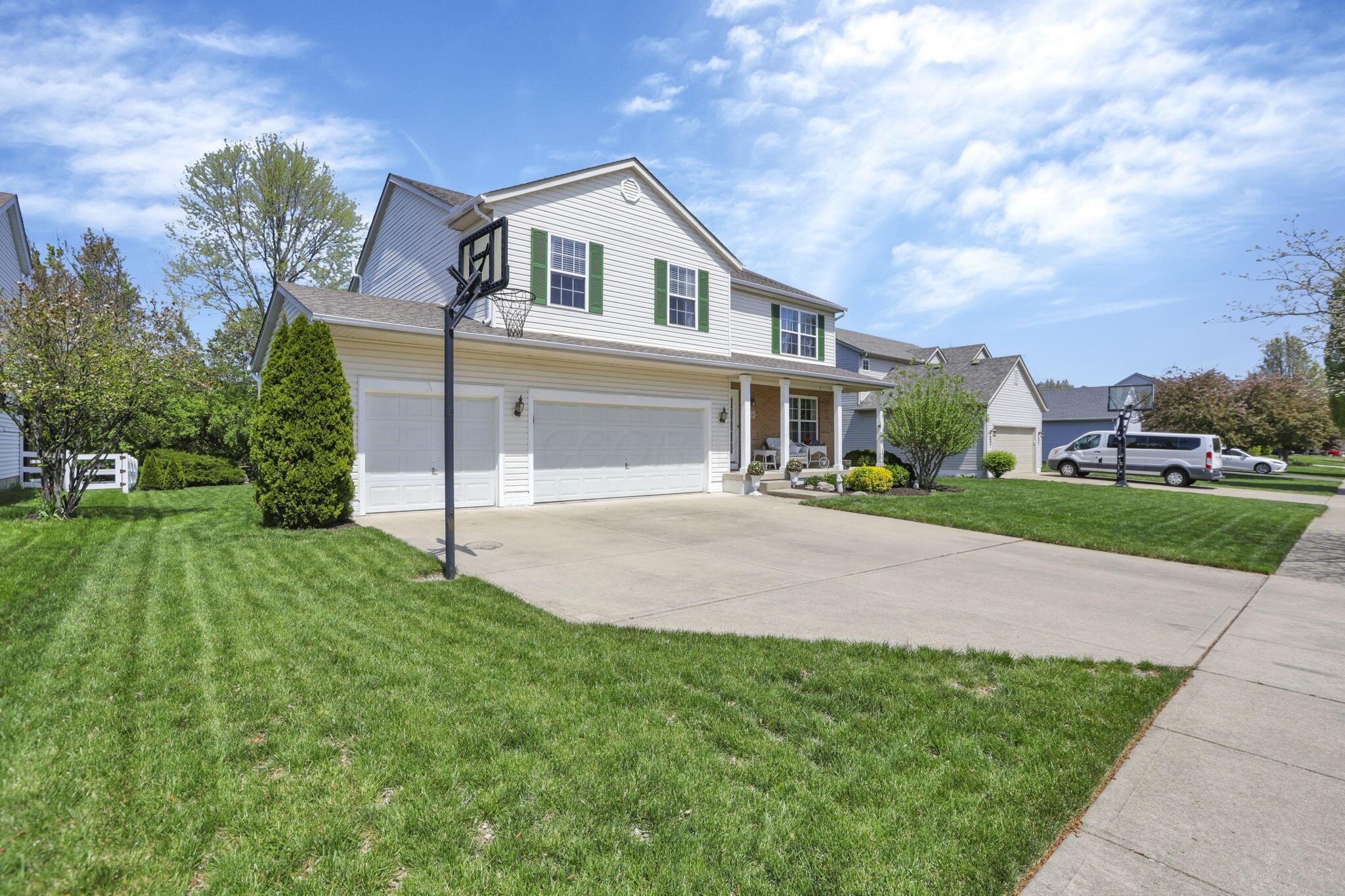 1630 Sapphire Drive, Grove City, Ohio image 7