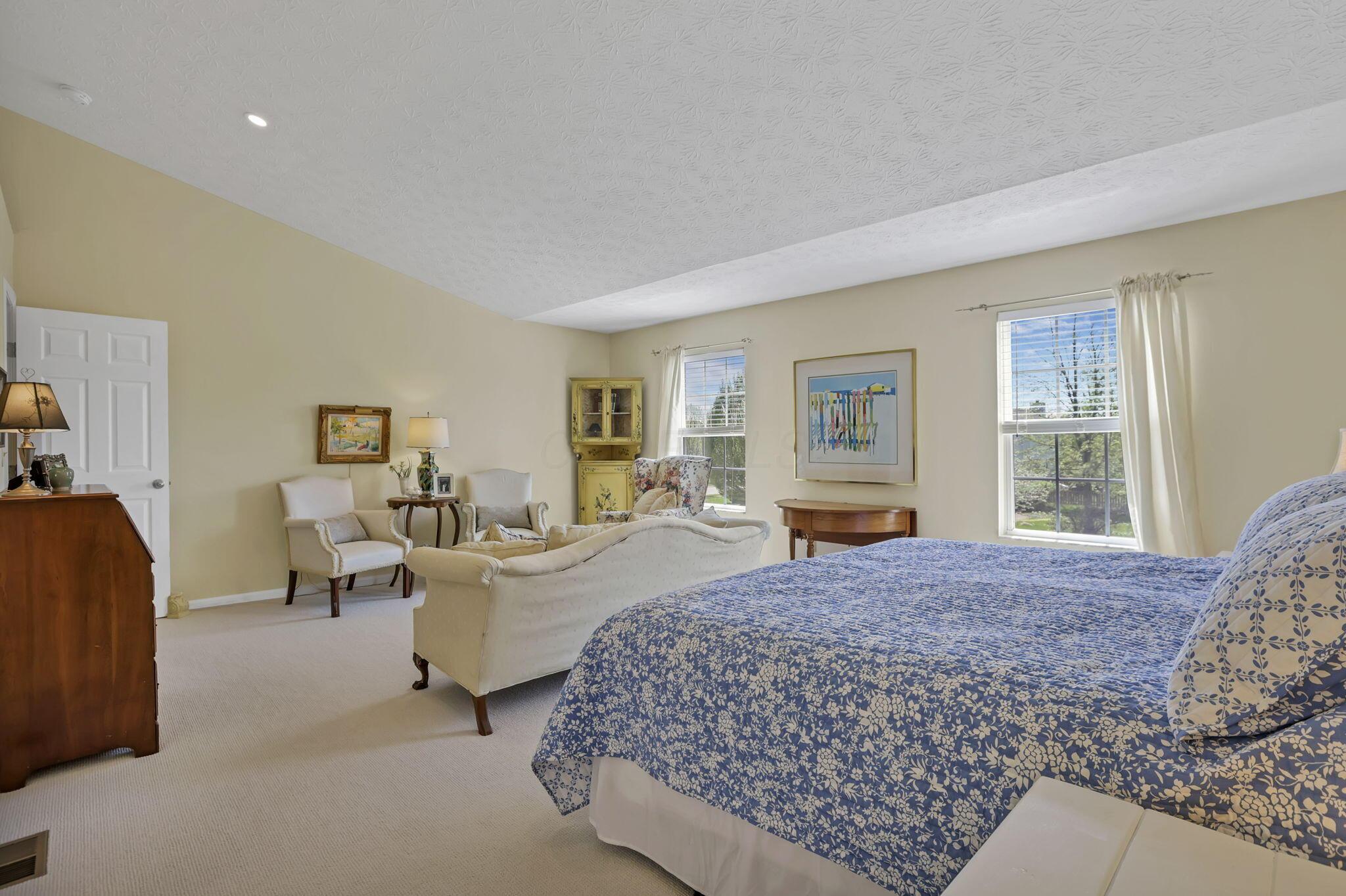 1630 Sapphire Drive, Grove City, Ohio image 31