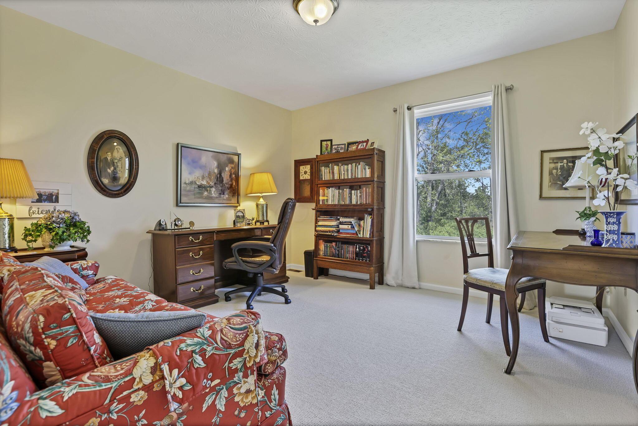 1630 Sapphire Drive, Grove City, Ohio image 39