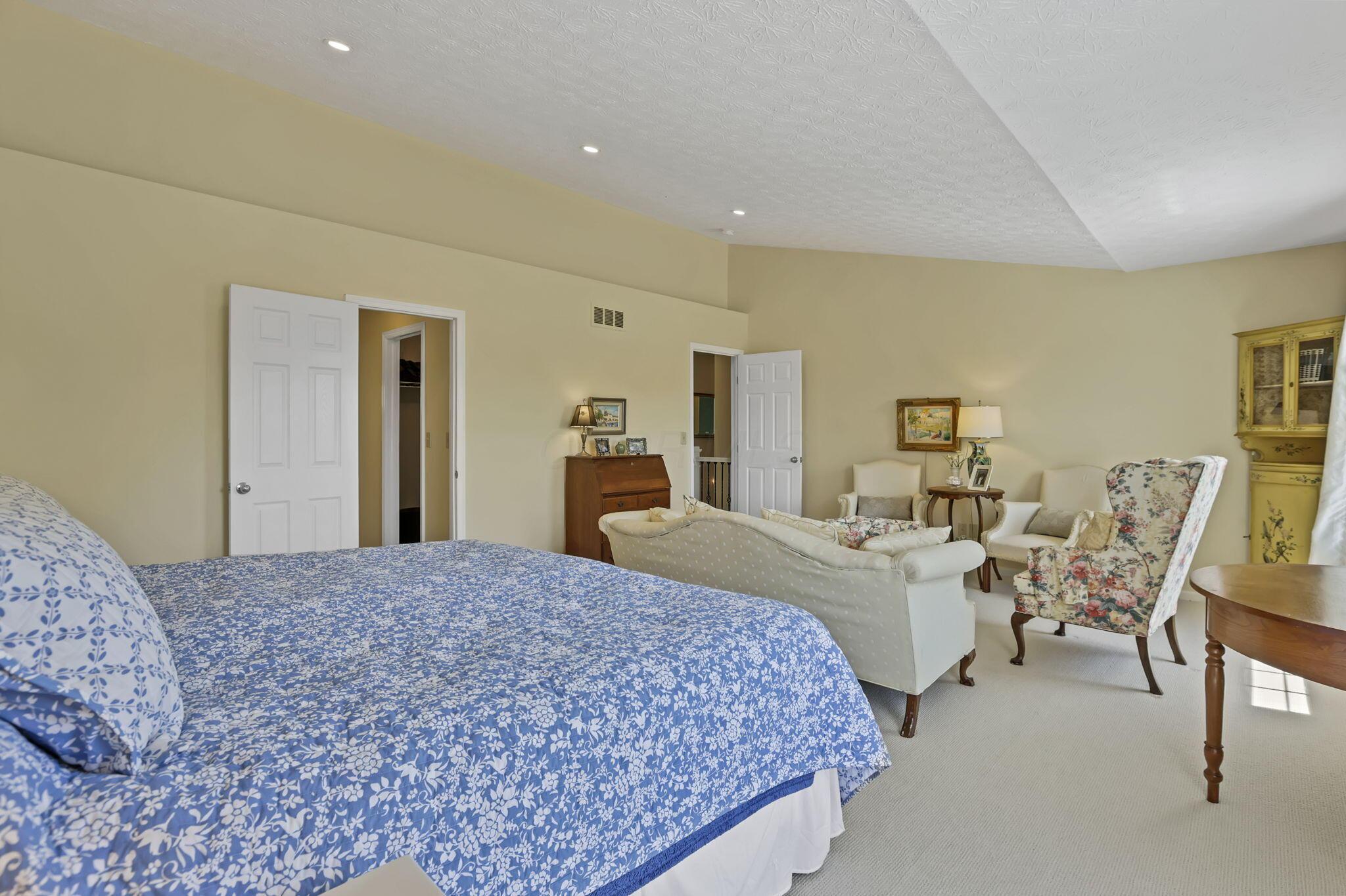 1630 Sapphire Drive, Grove City, Ohio image 32