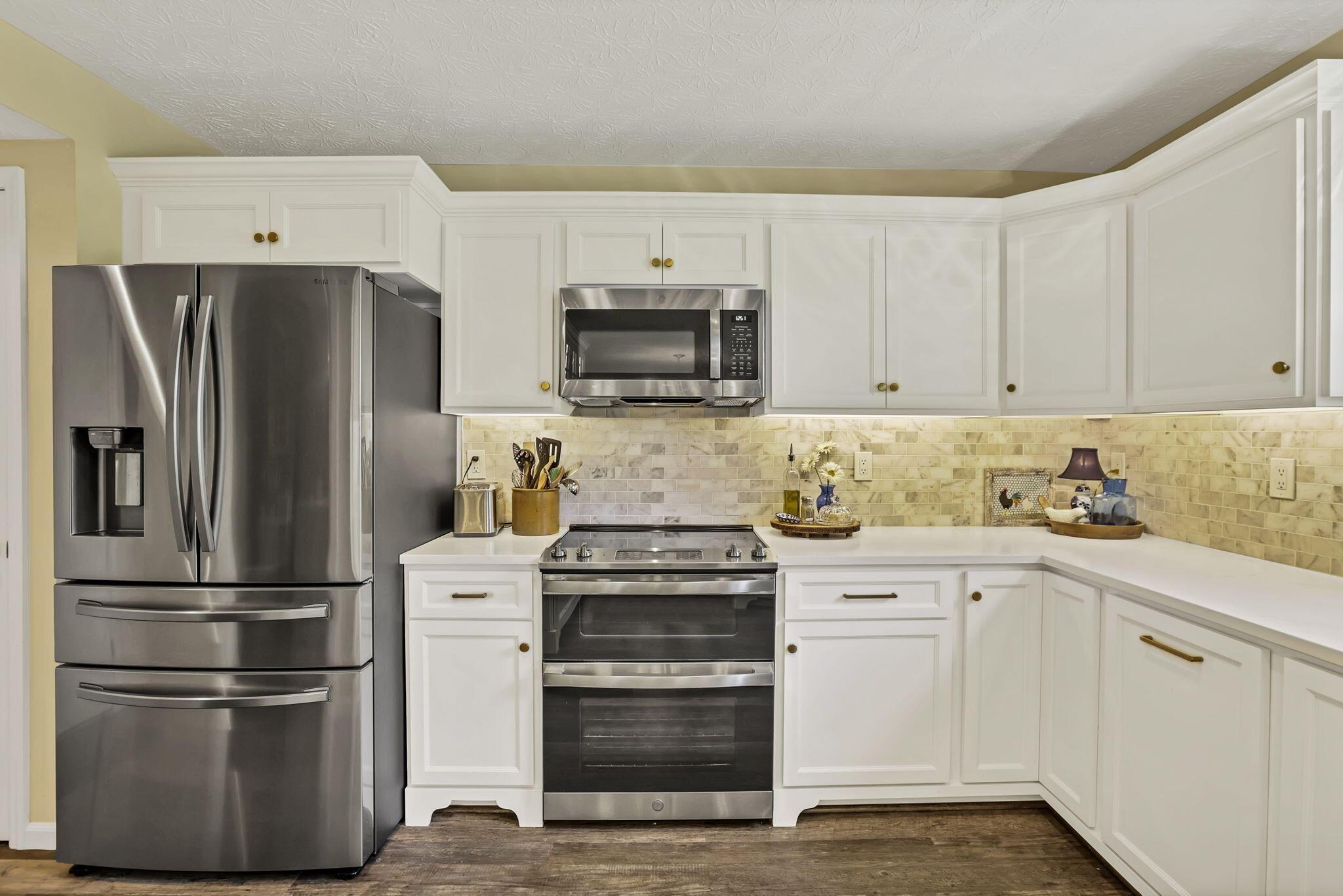 1630 Sapphire Drive, Grove City, Ohio image 21