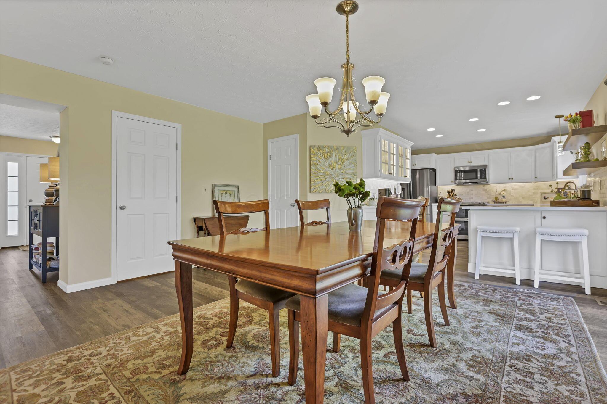 1630 Sapphire Drive, Grove City, Ohio image 14