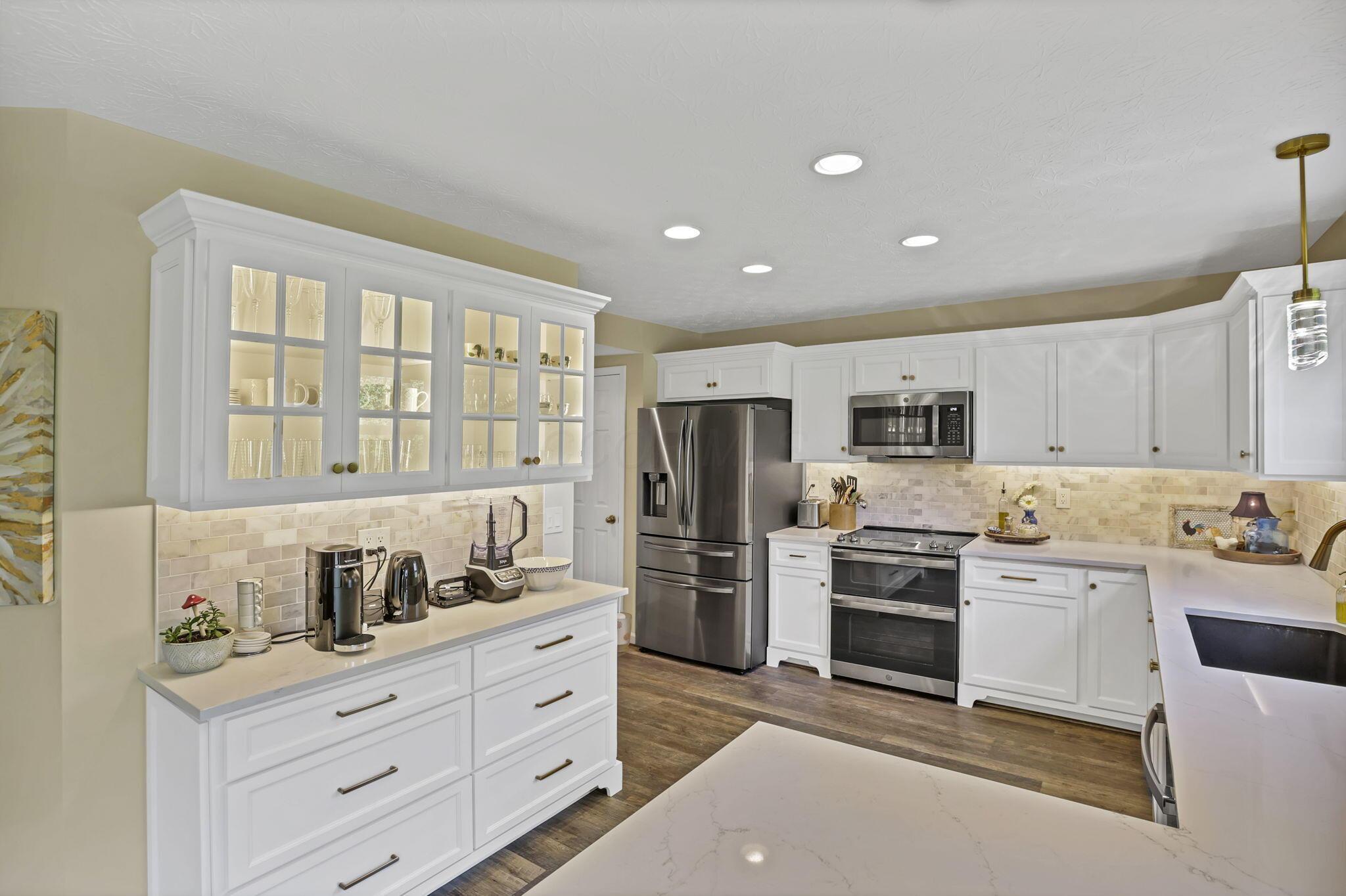 1630 Sapphire Drive, Grove City, Ohio image 18