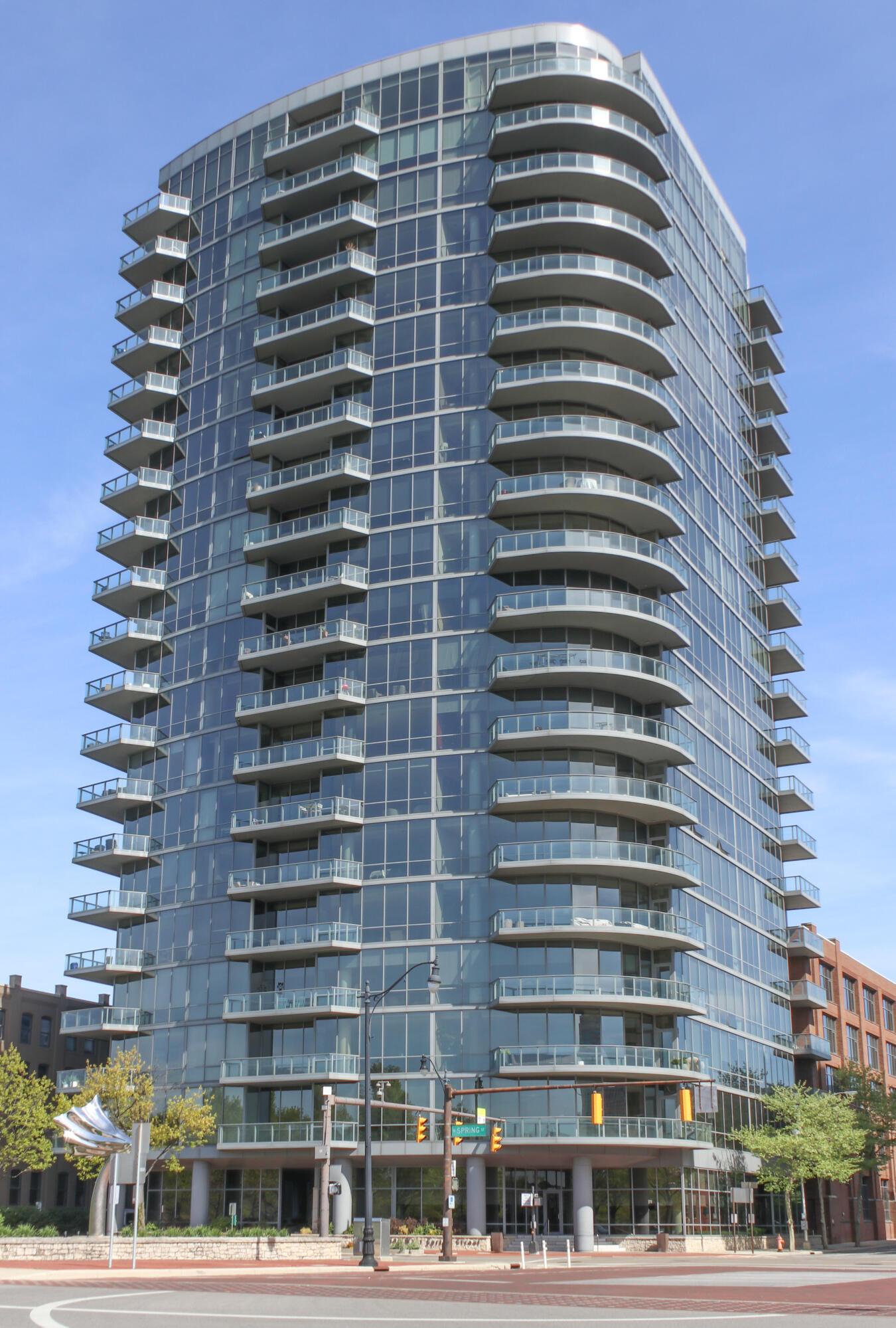 View Columbus, OH 43215 condo