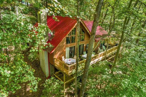 Photo of 721 Natchez Lane, Hide-A-Way Hills, OH 43107 (MLS # 226010984)